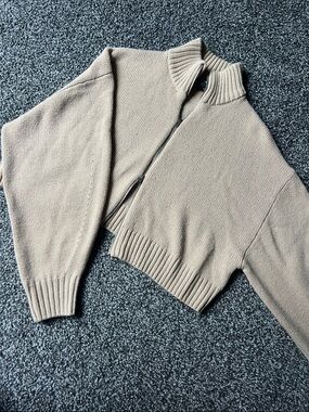 Women's Zip-Front Cropped Knit Sweater - Beige